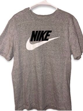 Nike Gray Short Sleeve Tee